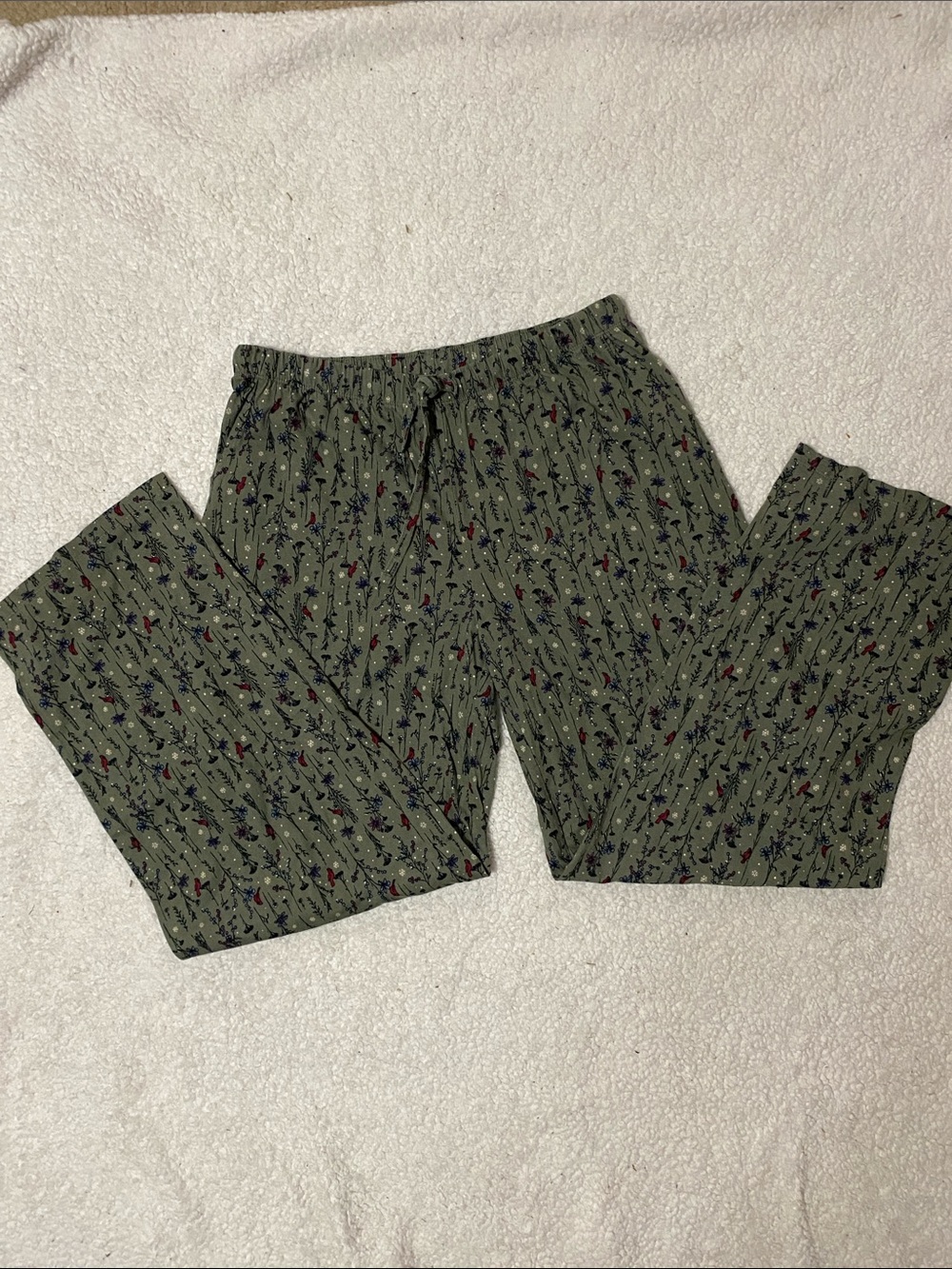 Life is good Womens size medium pajama lounge pants cardinals and flowers NWOT - Picture 9 of 16